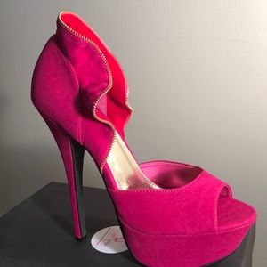 Fuschia heel